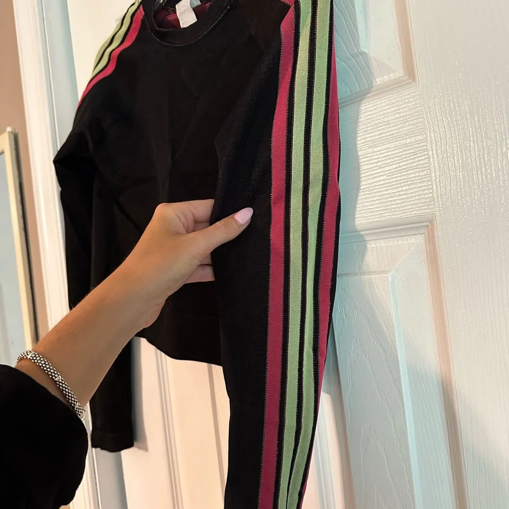 Fabletics Workout Set - Picture 5 of 6